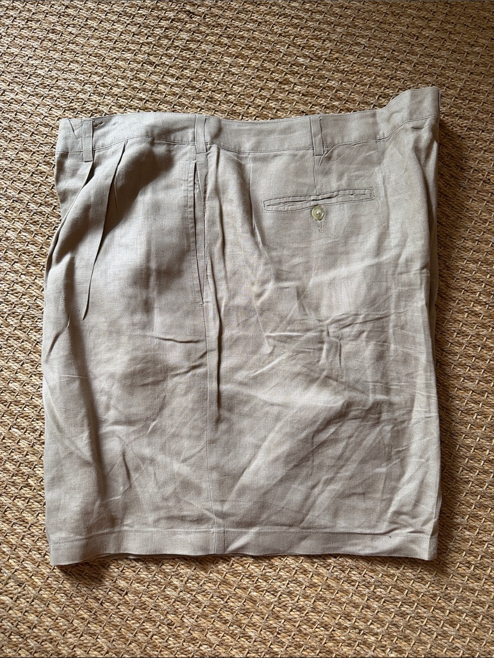 Men's Lightweight Linen Shorts in Light Beige
